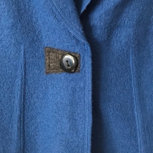 Norm Thompson best size Medium. Used - Picture 3 of 8